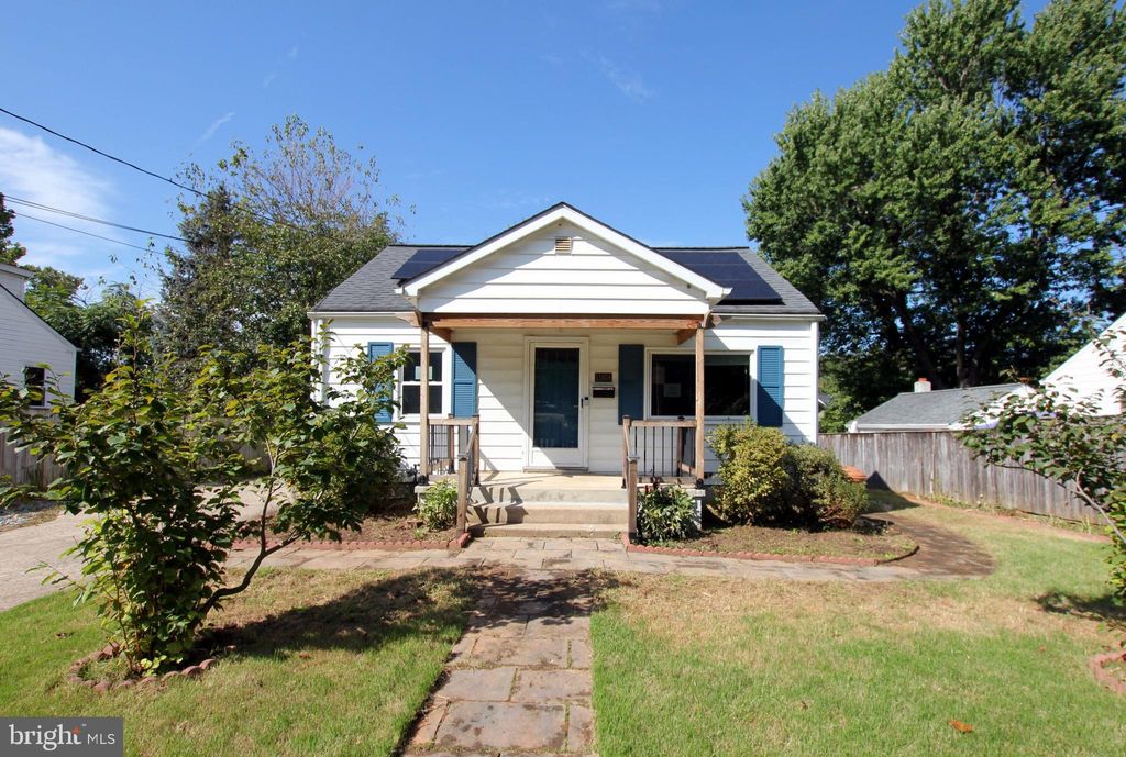 Photo of 11808 Goodloe Road, SILVER SPRING, MD 20906 (MLS # MDMC2203336)