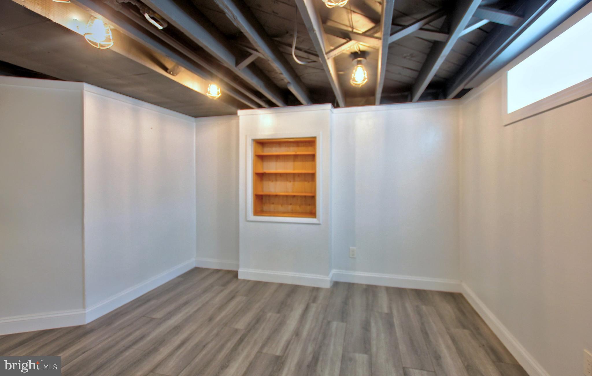 VEIRS MILL VILLAGE - Residential