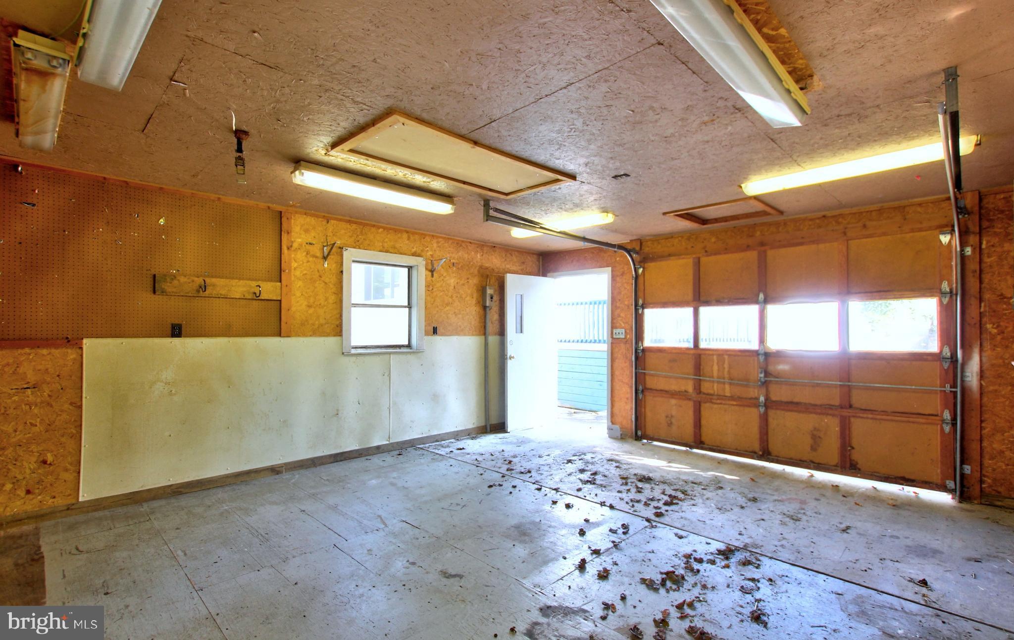 VEIRS MILL VILLAGE - Residential