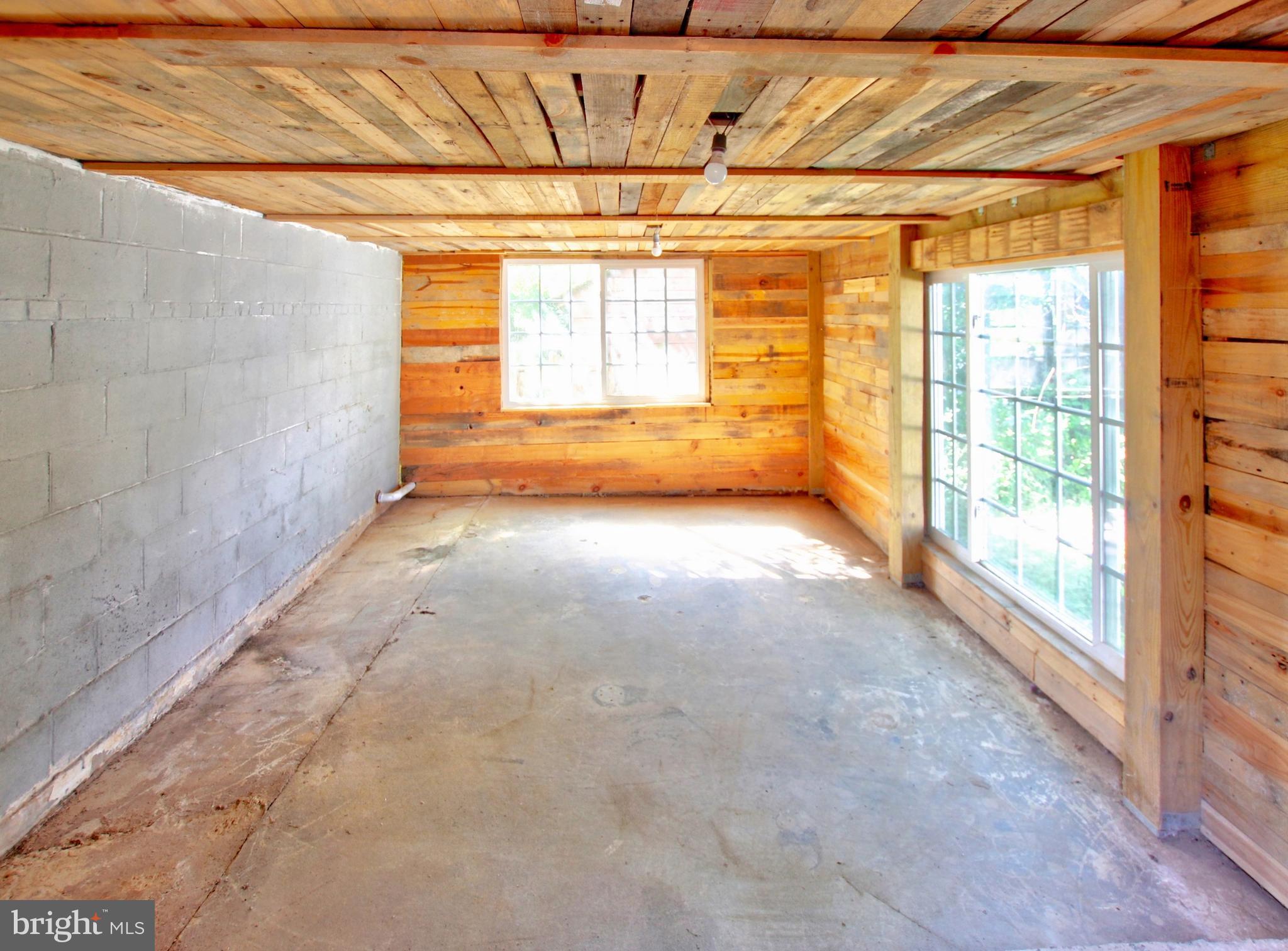 VEIRS MILL VILLAGE - Residential