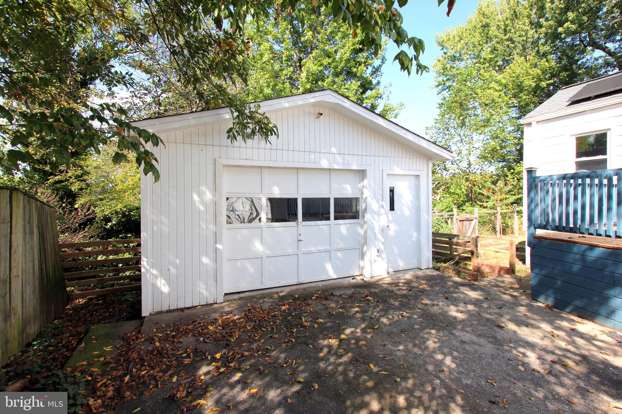 VEIRS MILL VILLAGE - Residential