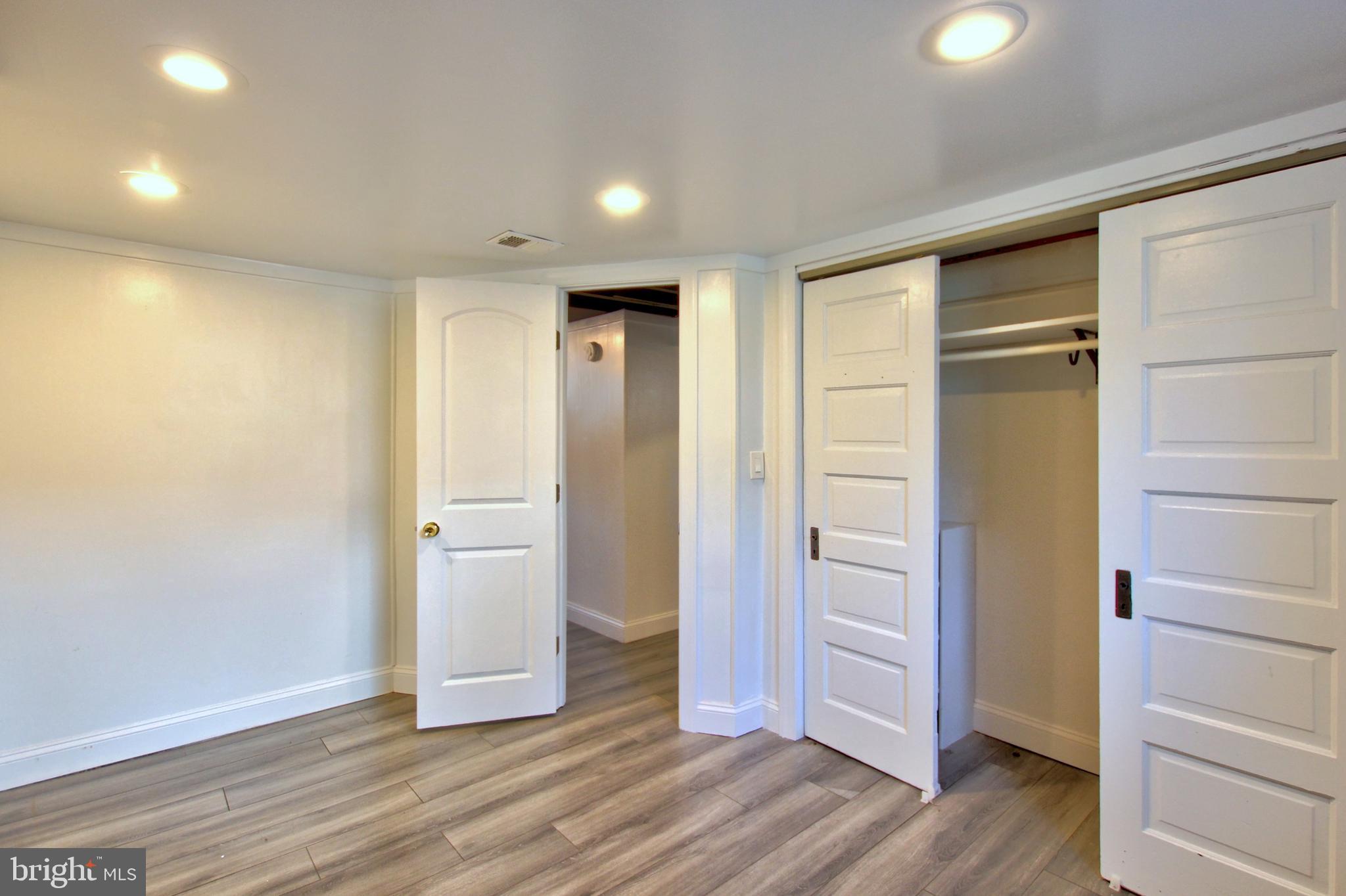 VEIRS MILL VILLAGE - Residential