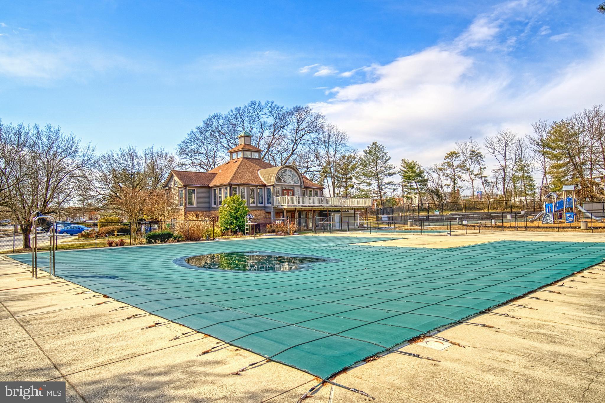 SEVEN OAKS - Residential