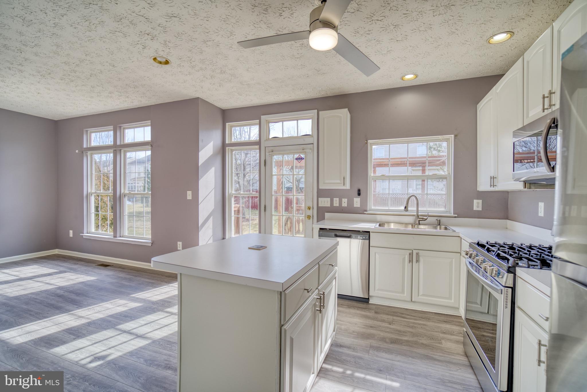 SEVEN OAKS - Residential