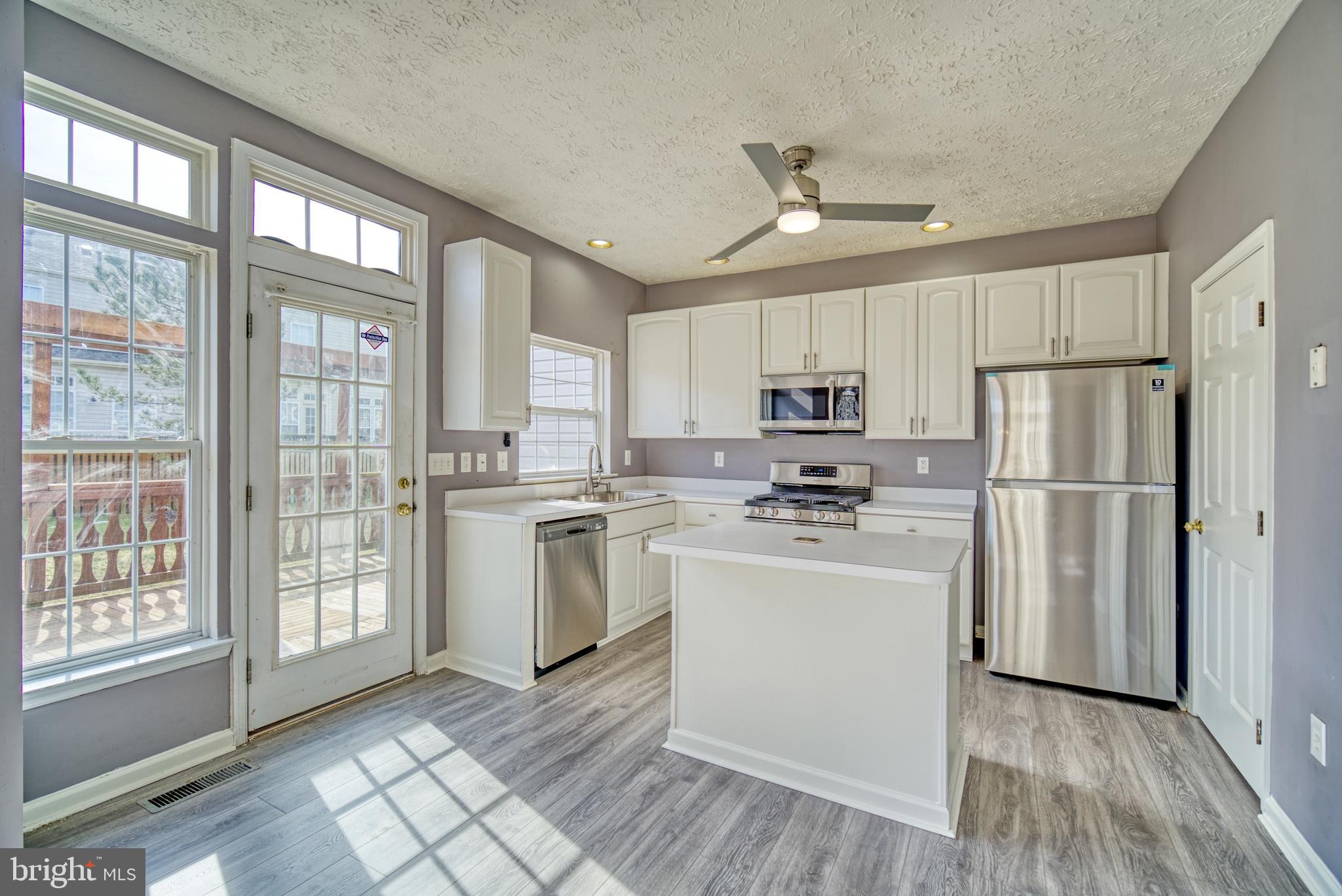 SEVEN OAKS - Residential