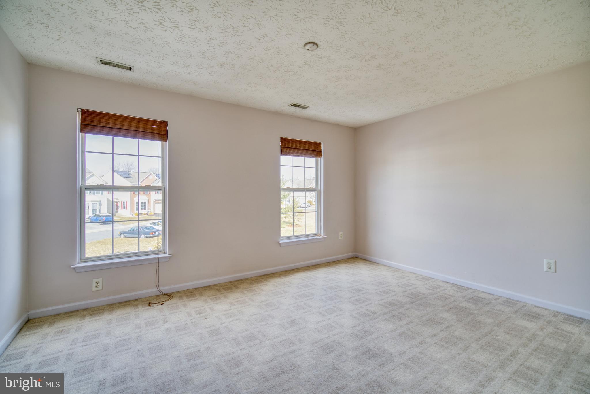 SEVEN OAKS - Residential