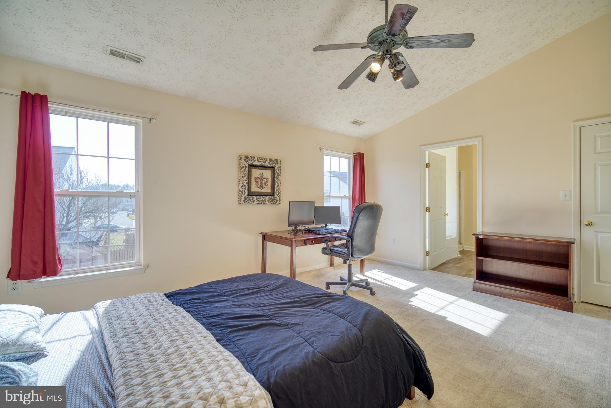 SEVEN OAKS - Residential