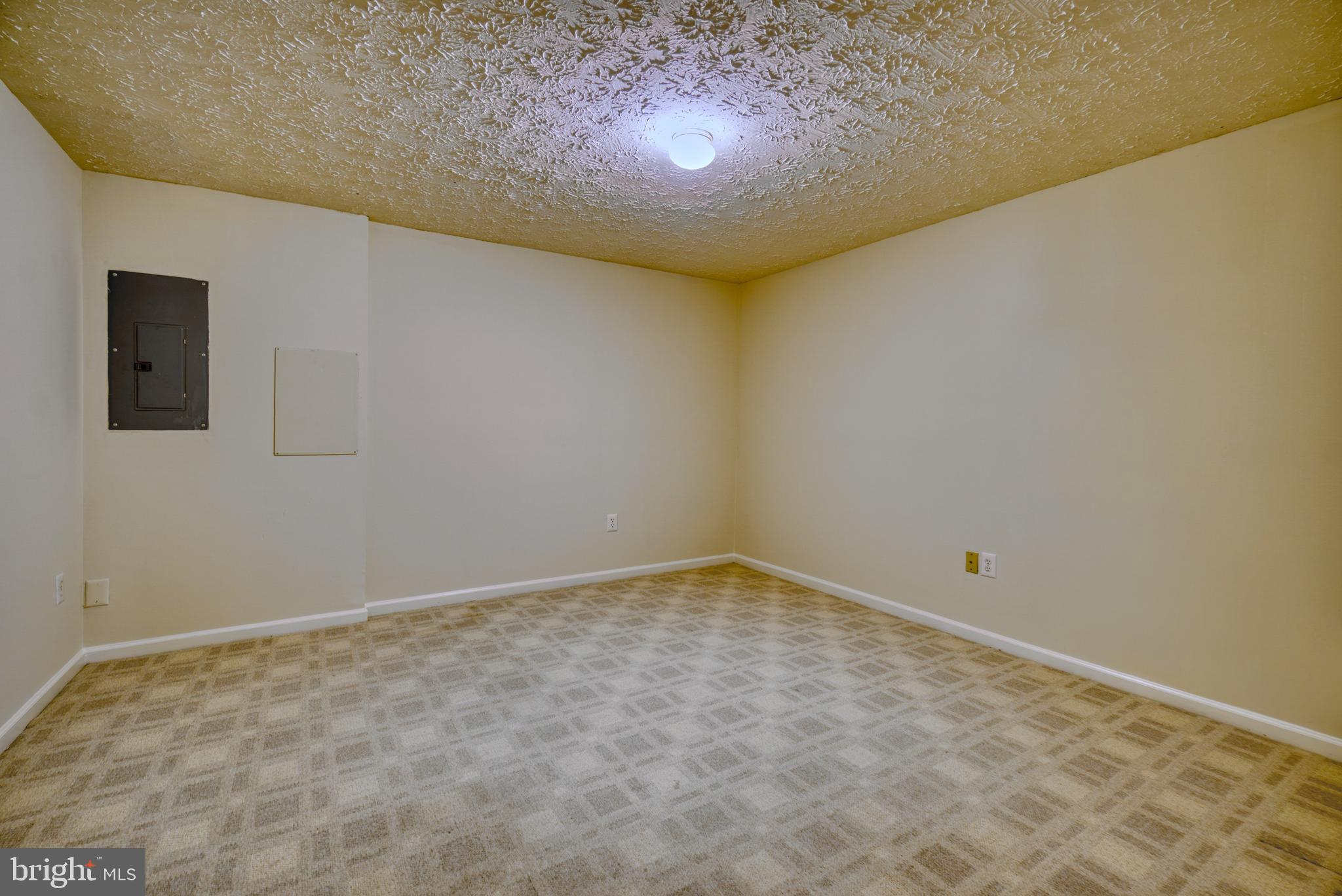 SEVEN OAKS - Residential