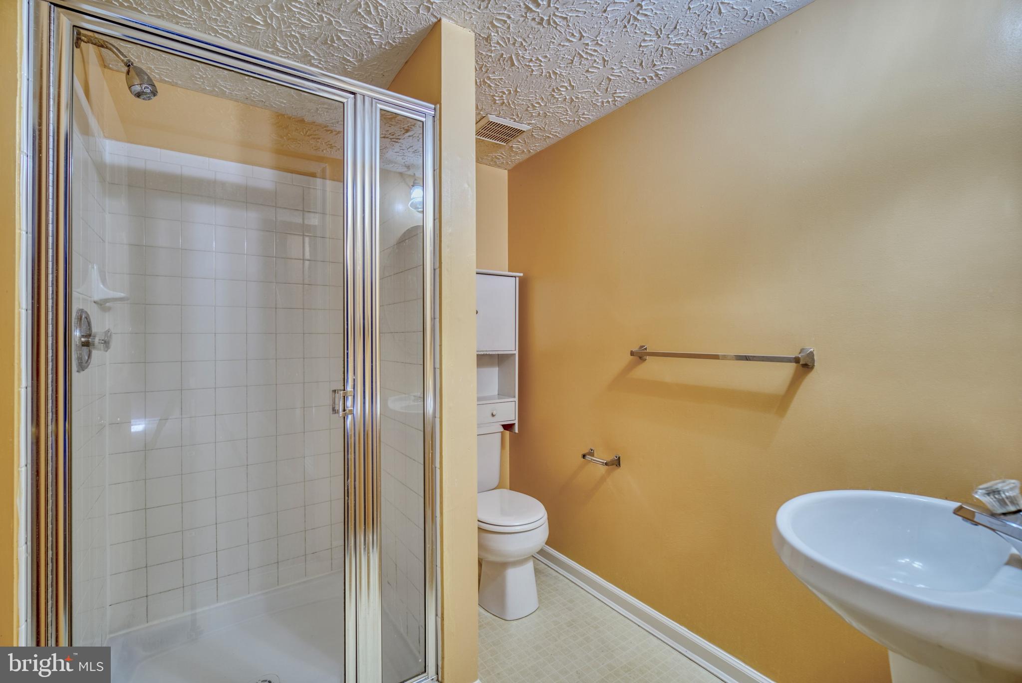 SEVEN OAKS - Residential