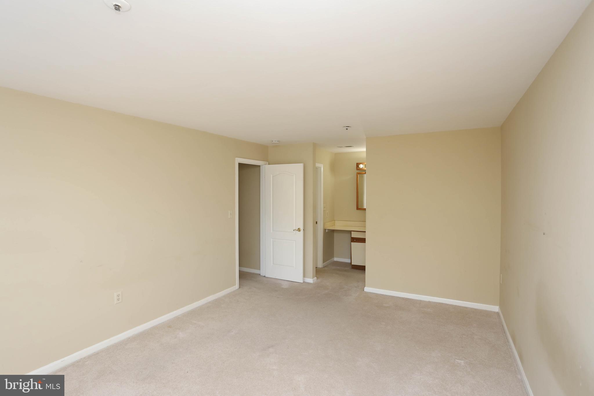 VILLAGE OF MONTGOMERY RUN - Residential