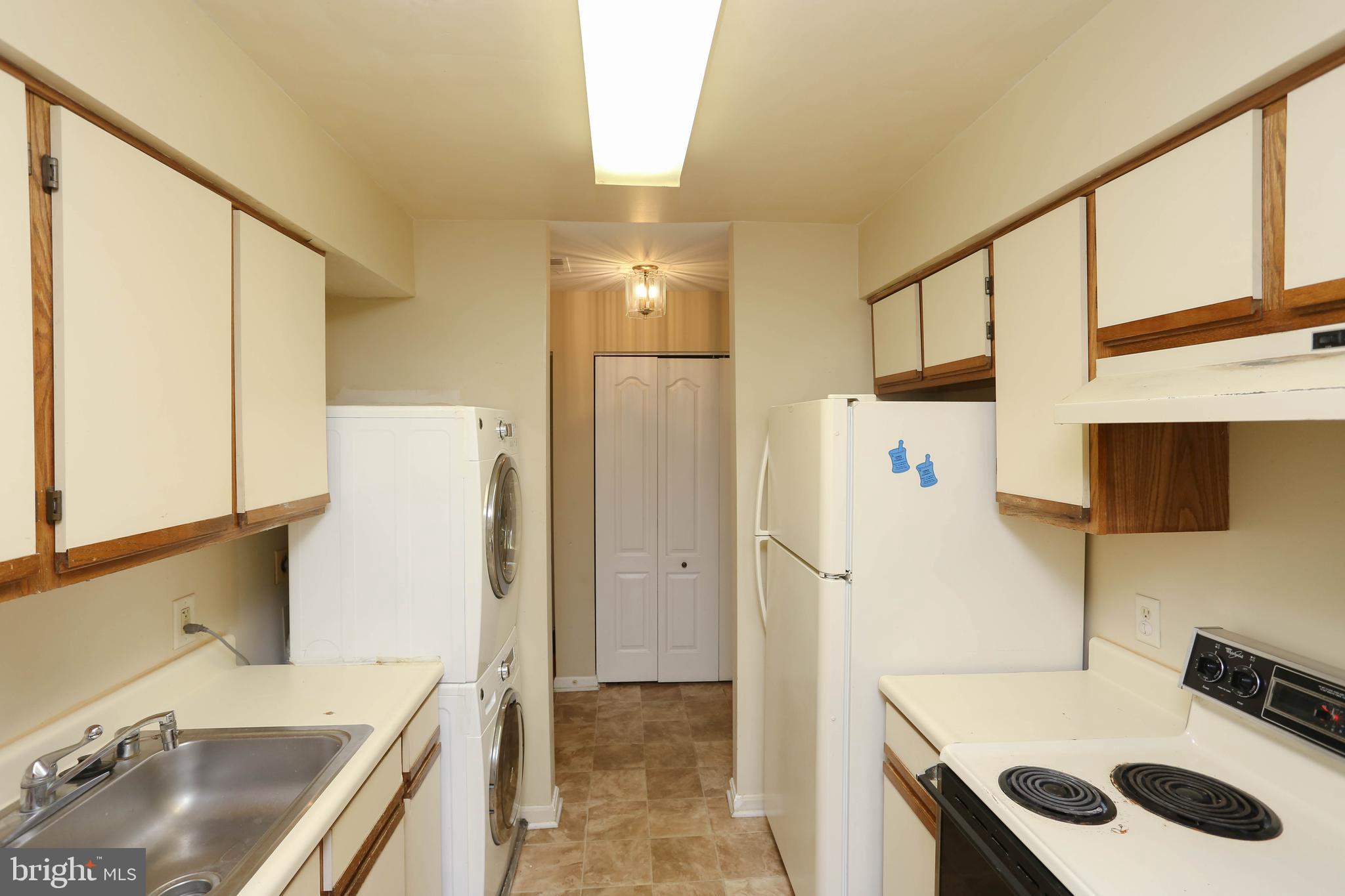 VILLAGE OF MONTGOMERY RUN - Residential