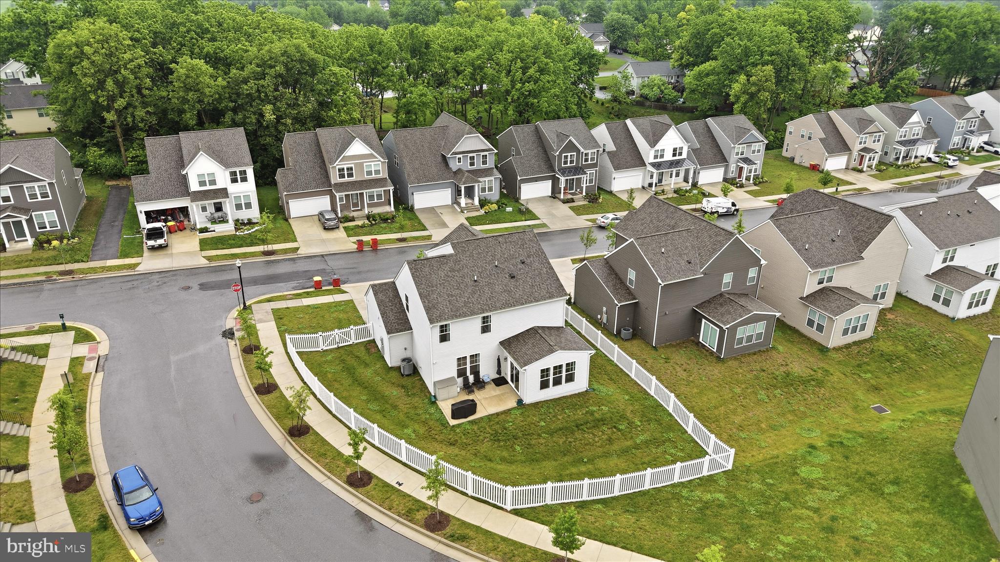 PRESIDENTS POINTE - Residential