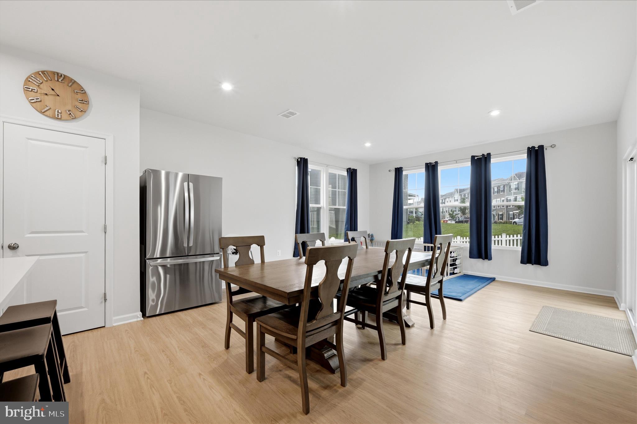PRESIDENTS POINTE - Residential