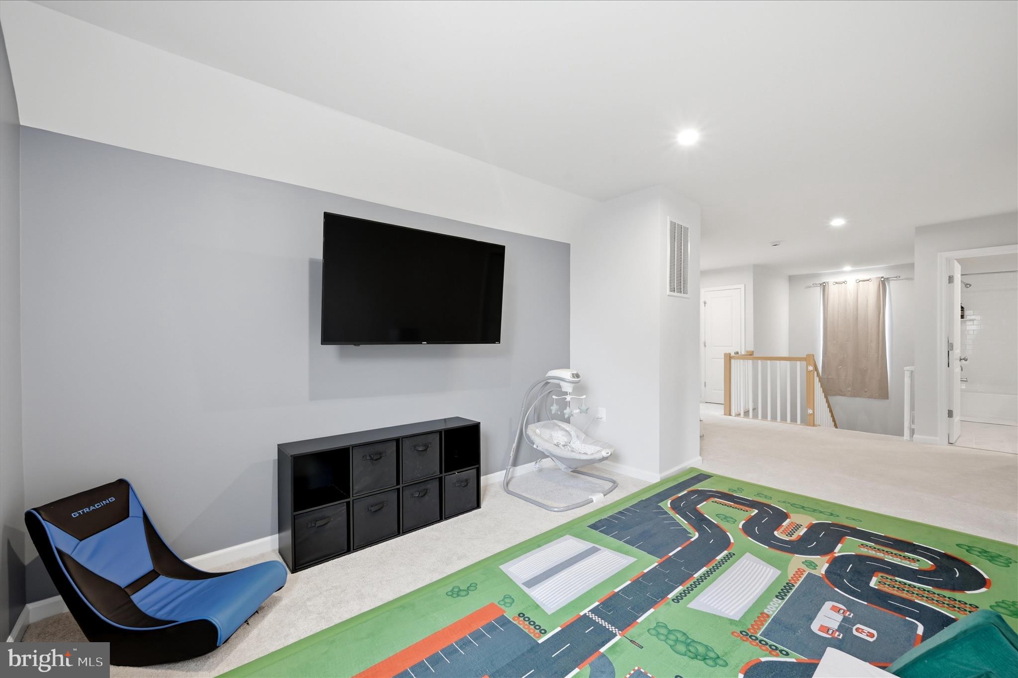 PRESIDENTS POINTE - Residential