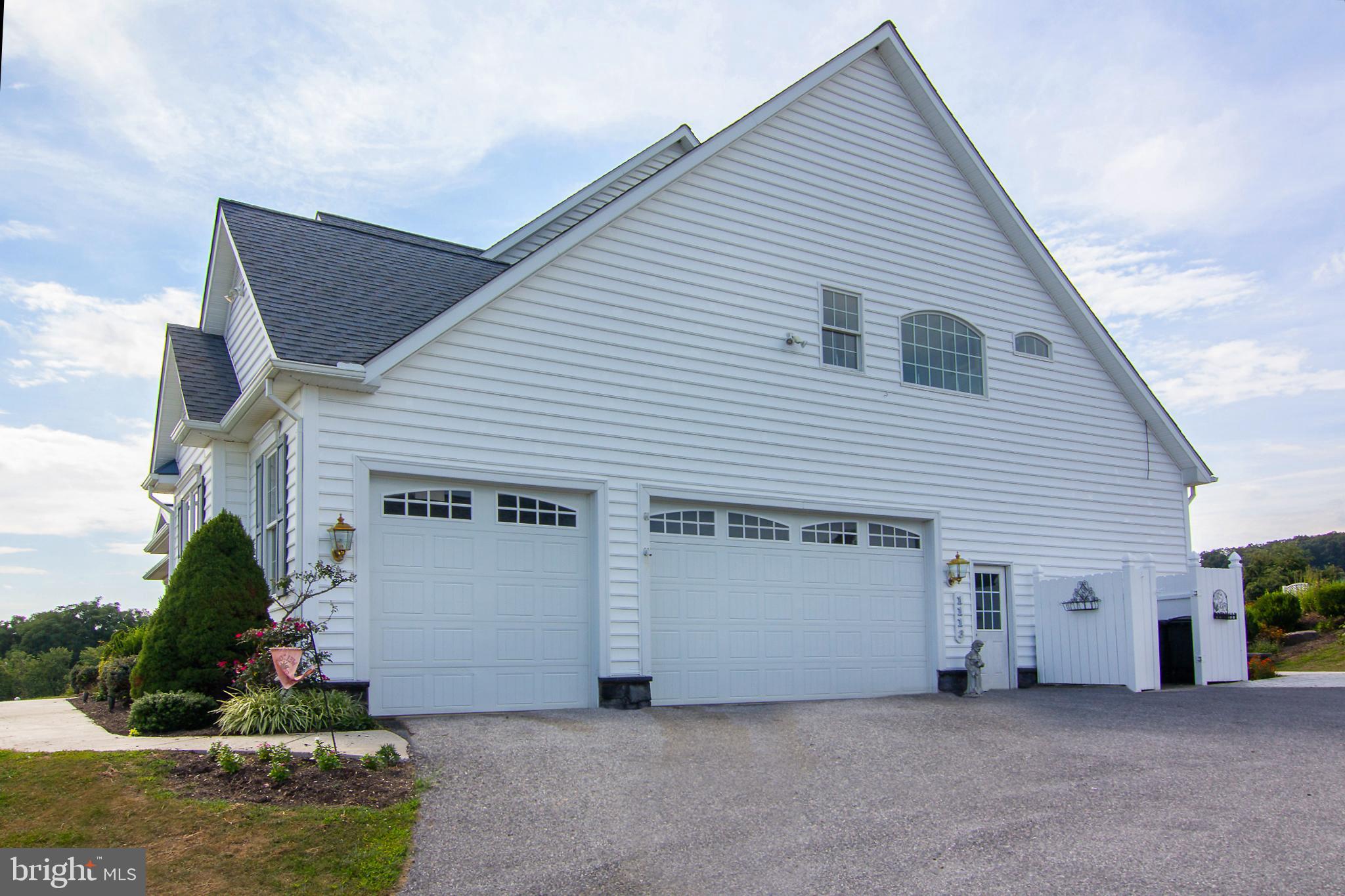 BLUE MOON HEIGHTS - Residential