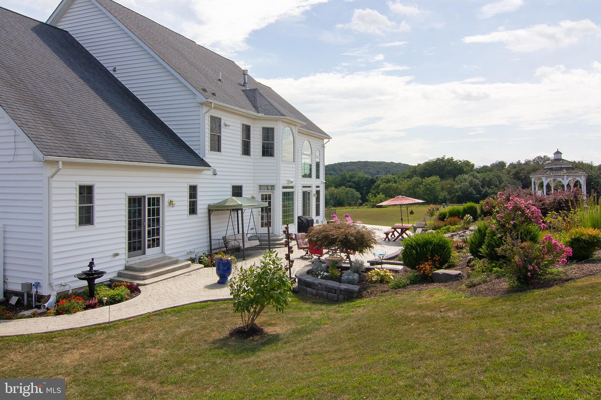 BLUE MOON HEIGHTS - Residential