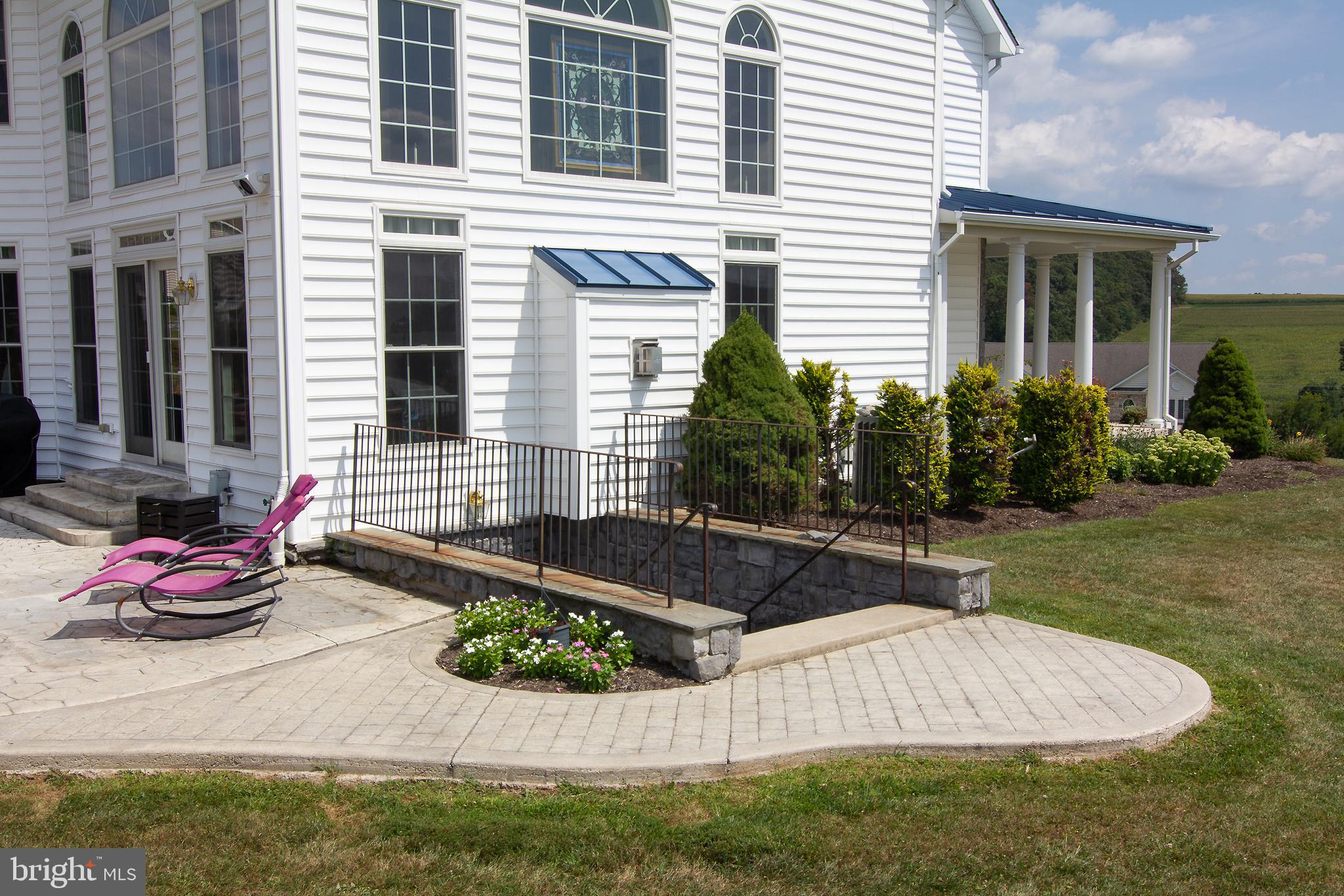 BLUE MOON HEIGHTS - Residential