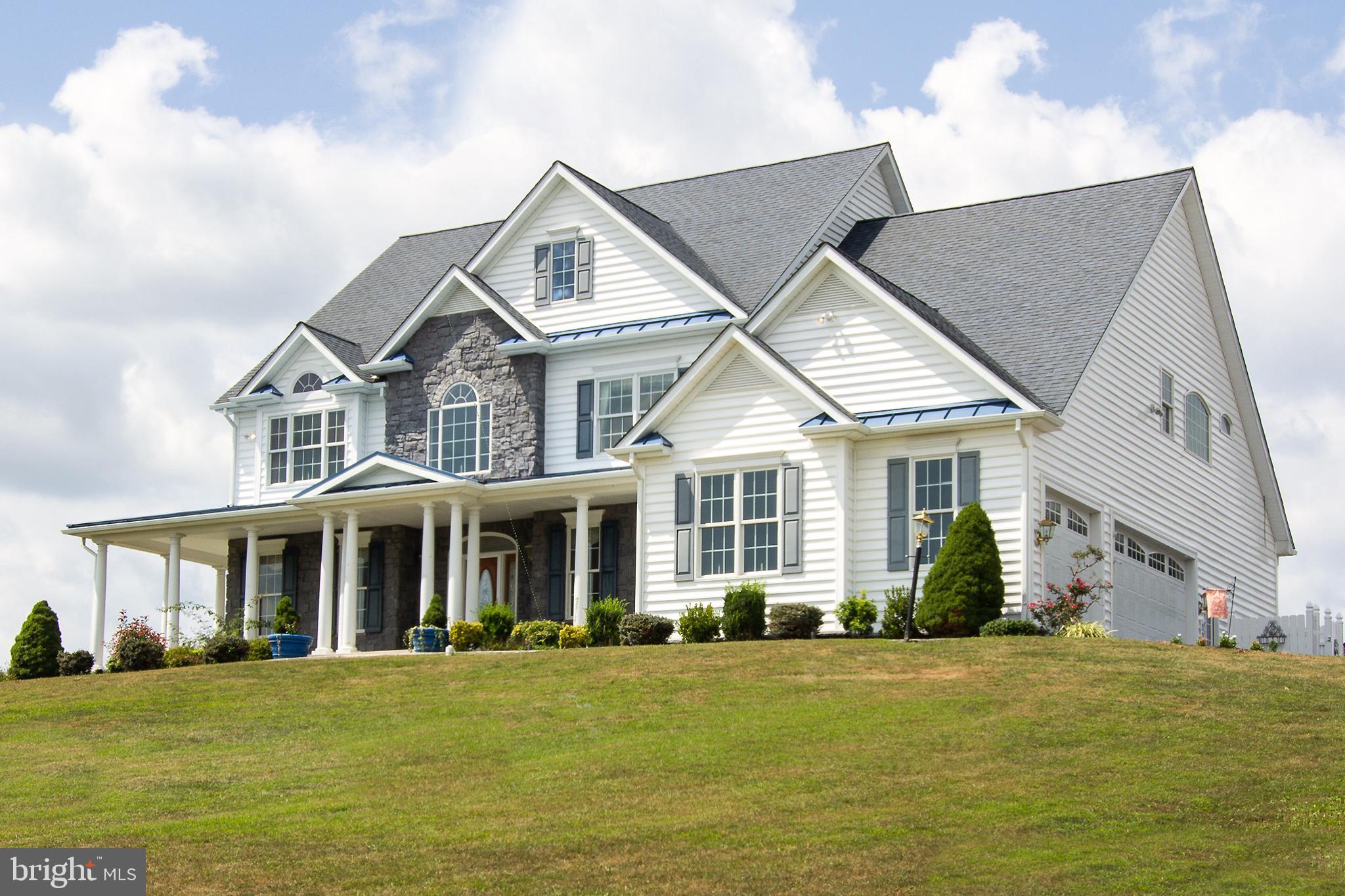 BLUE MOON HEIGHTS - Residential