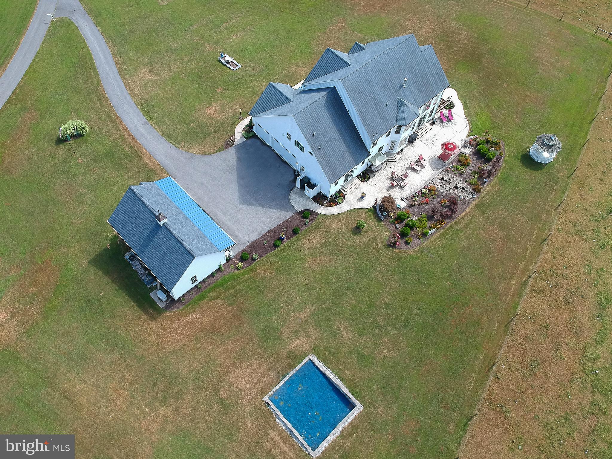 BLUE MOON HEIGHTS - Residential