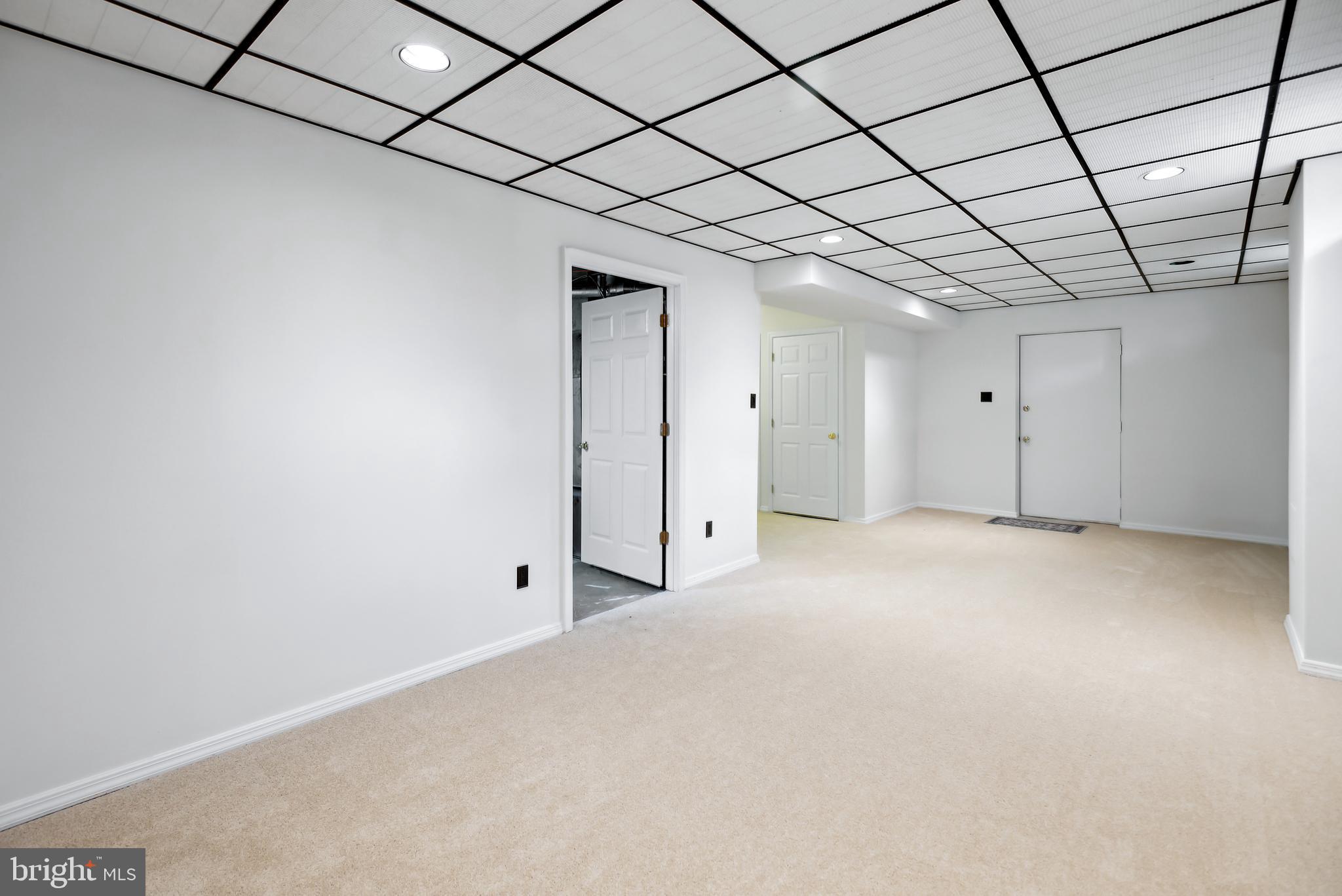 SPRING LAWN FARM - Residential