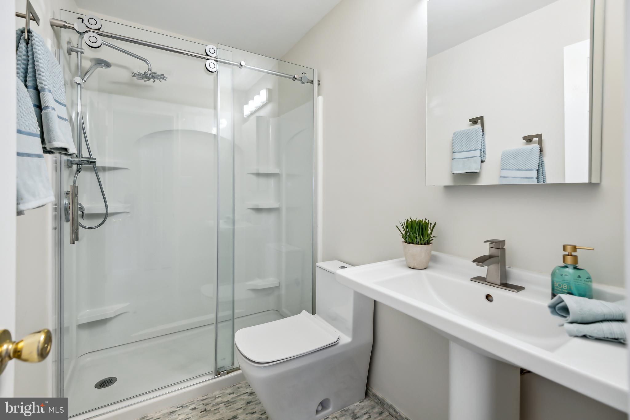 SPRING LAWN FARM - Residential