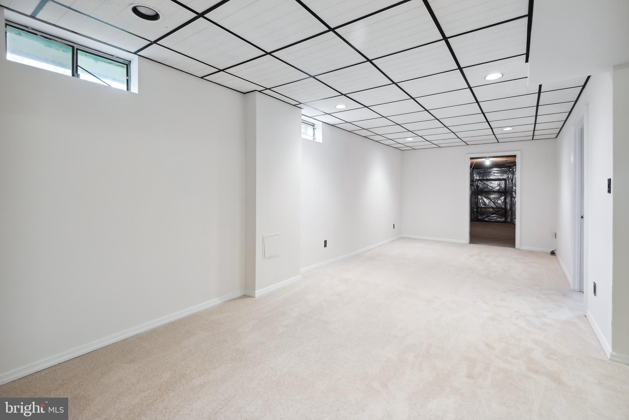 SPRING LAWN FARM - Residential