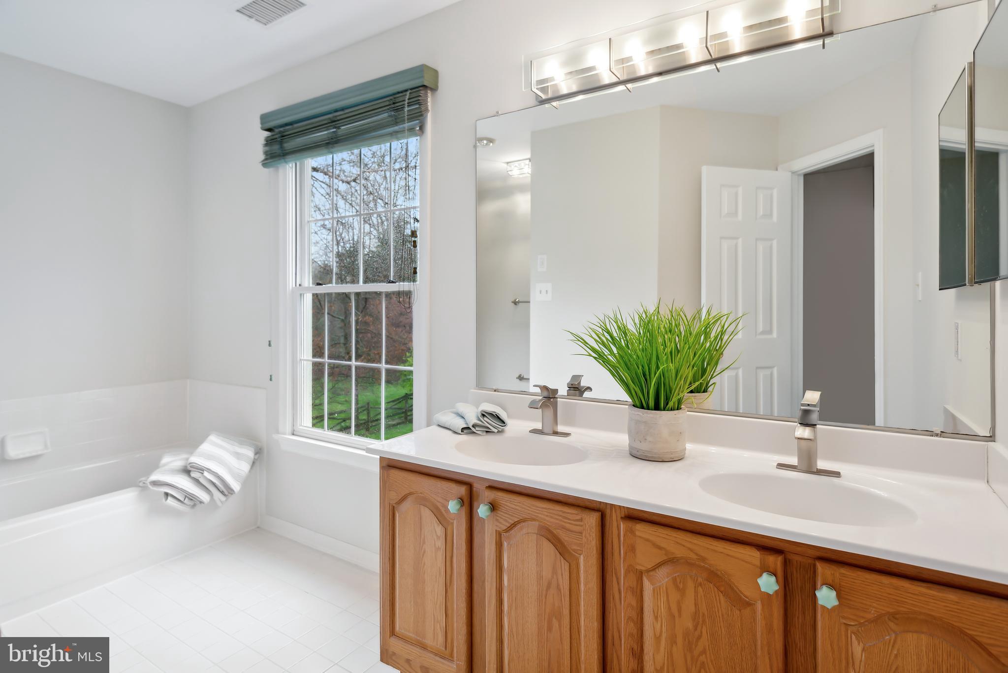 SPRING LAWN FARM - Residential