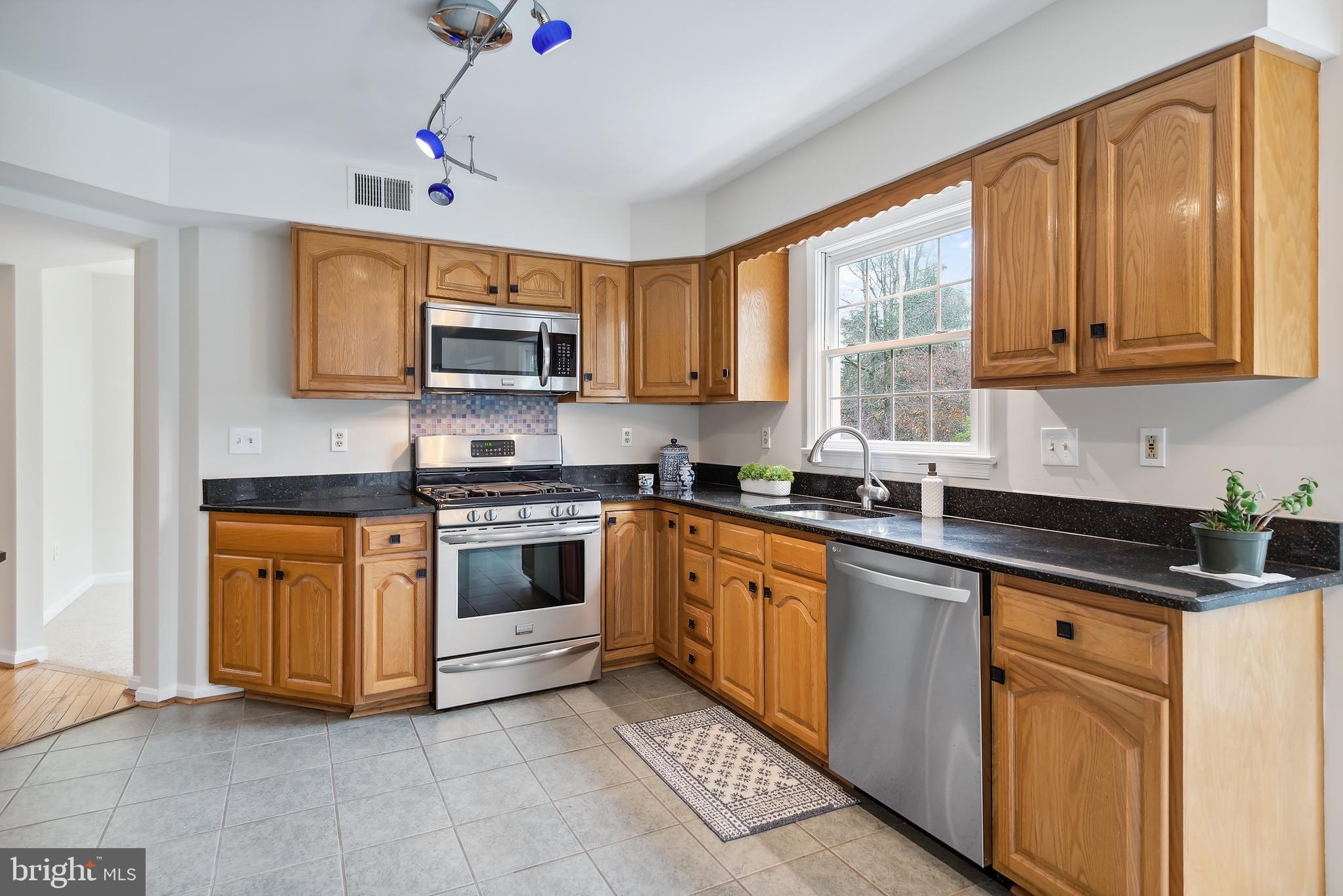 SPRING LAWN FARM - Residential