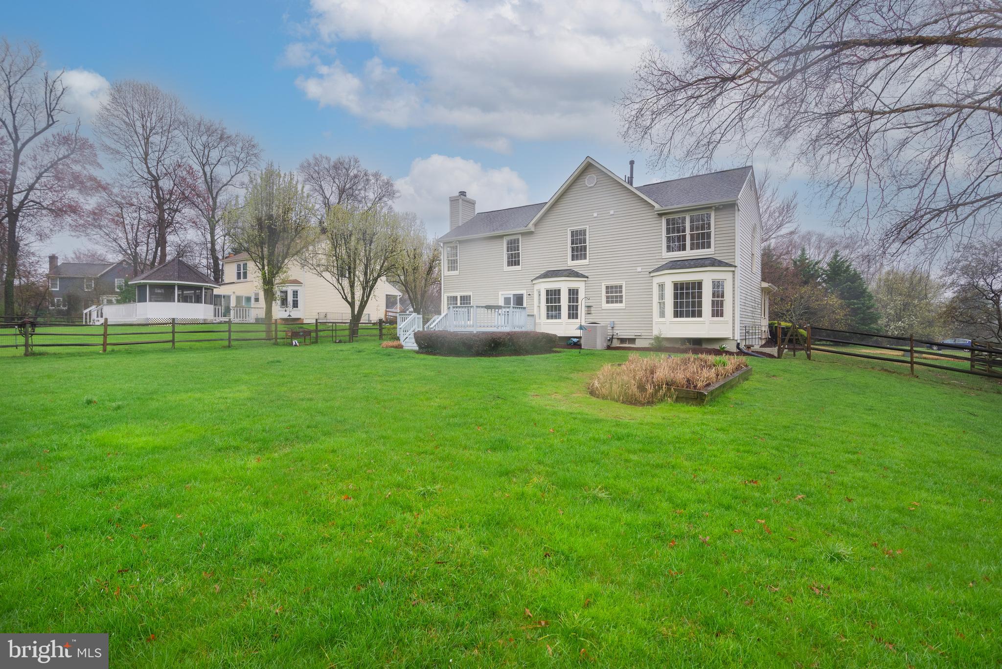 SPRING LAWN FARM - Residential
