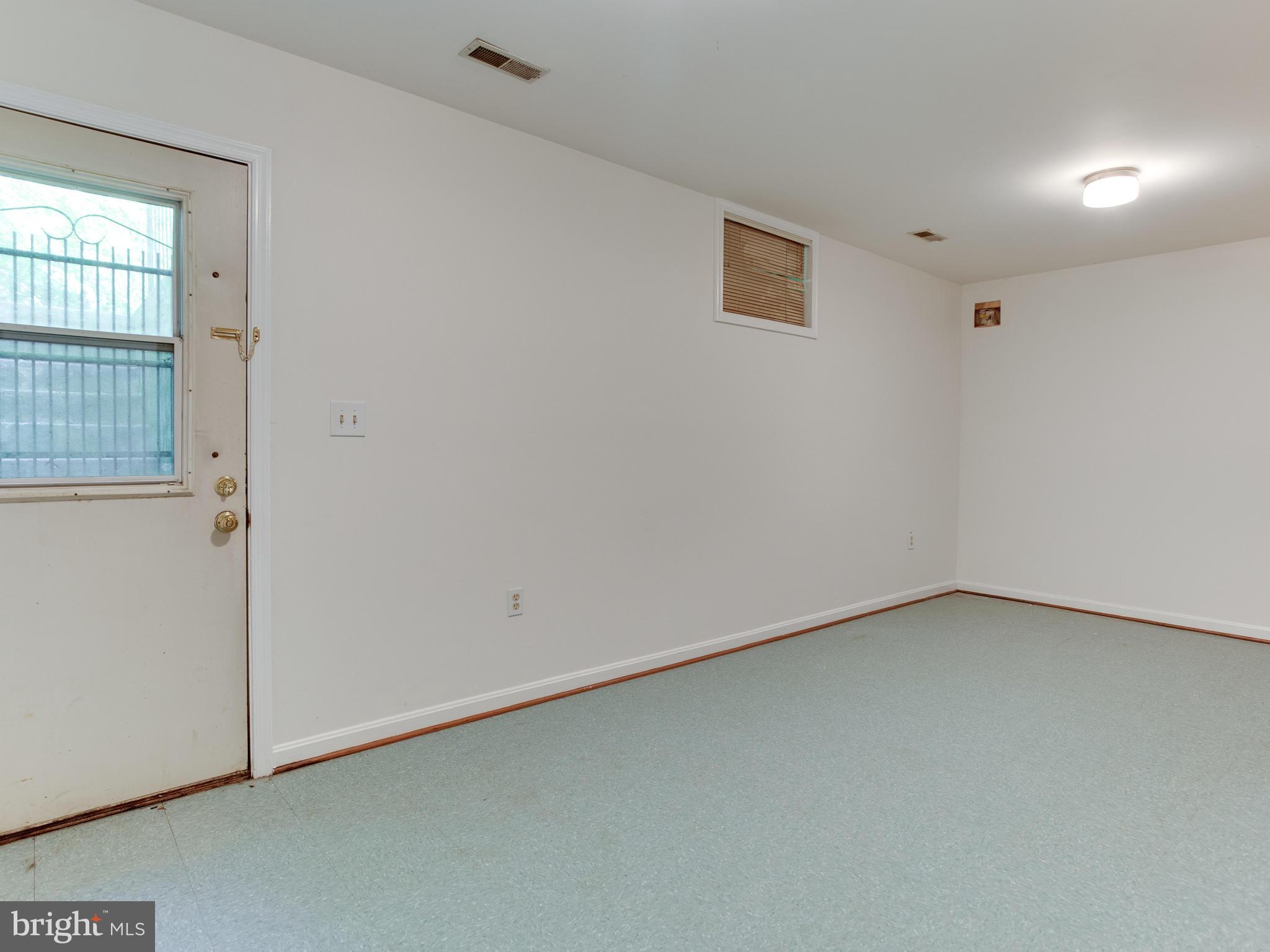 WINDMILLS OF ANNAPOLIS - Residential