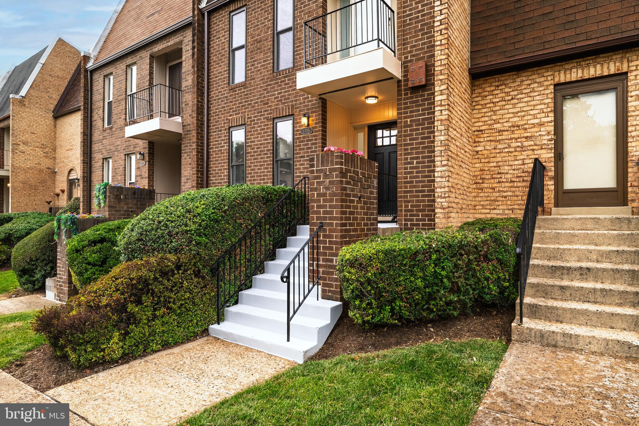 1715 TYVALE COURT
