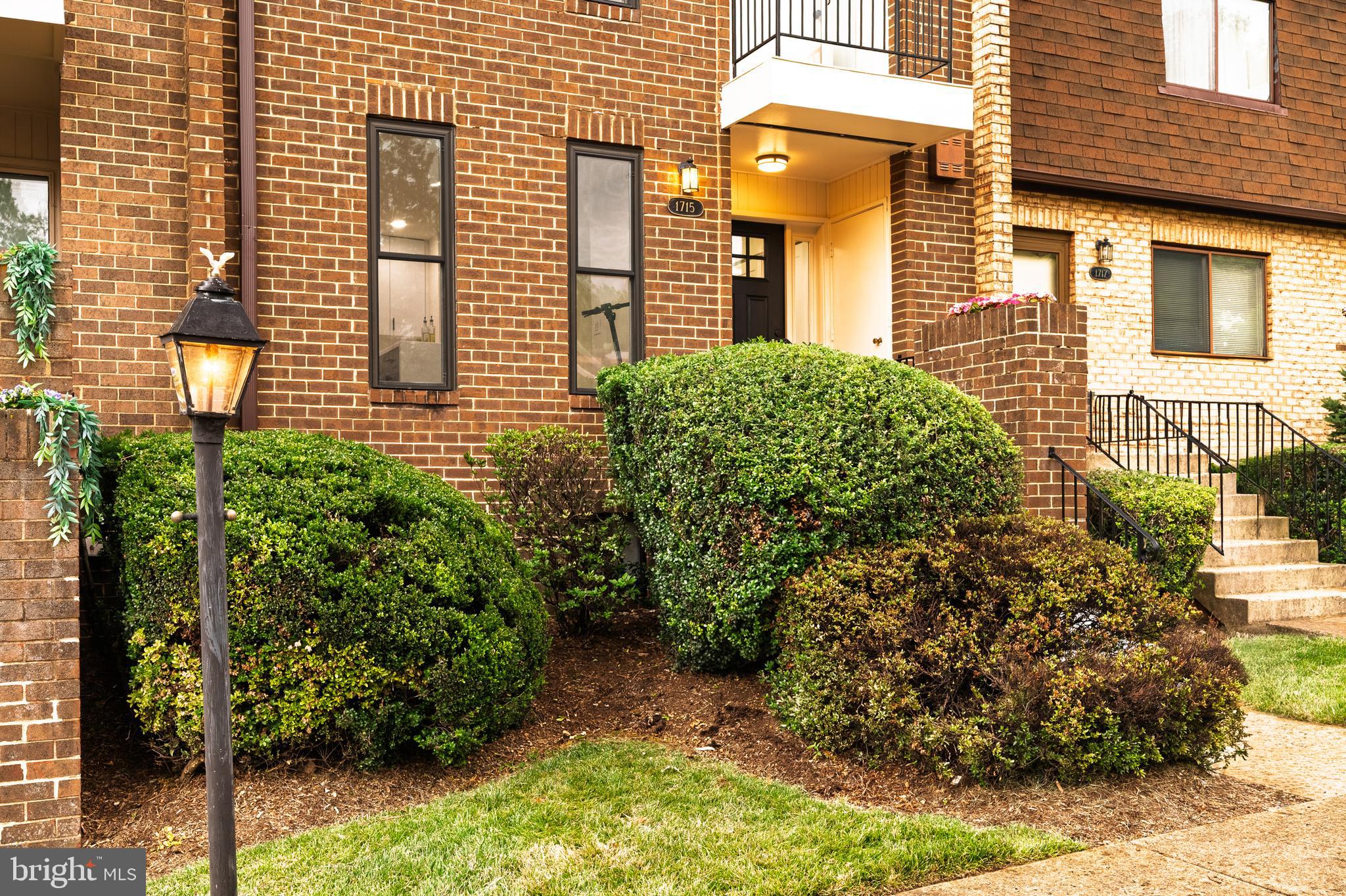 1715 TYVALE COURT