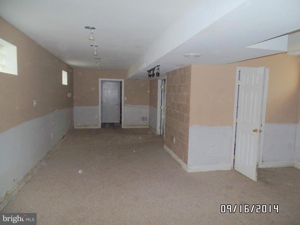 CATONSVILLE MANOR - Residential