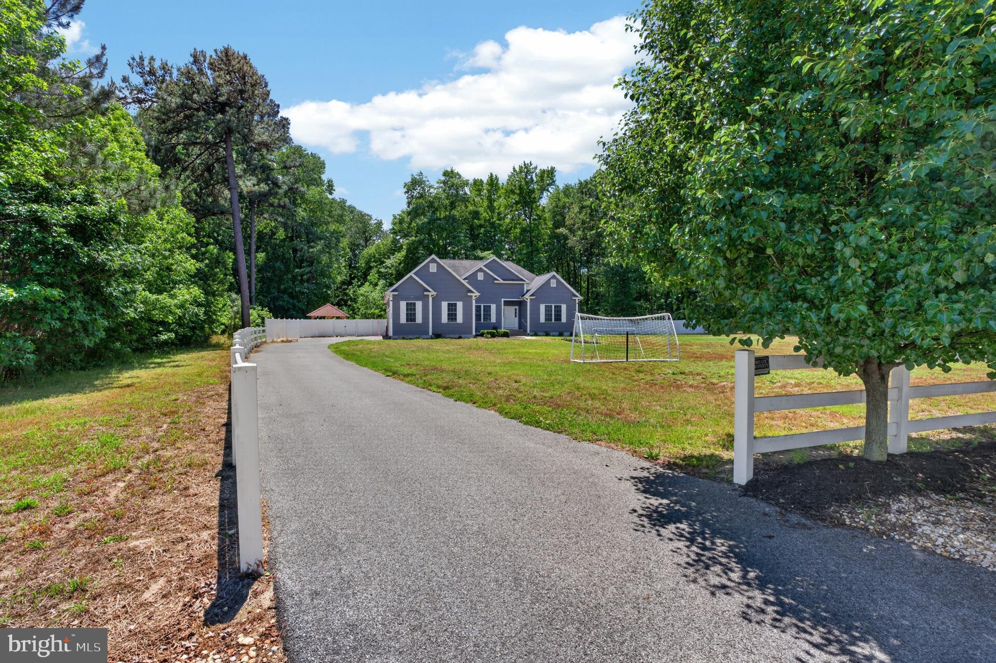 5487 FOXSHIRE DRIVE