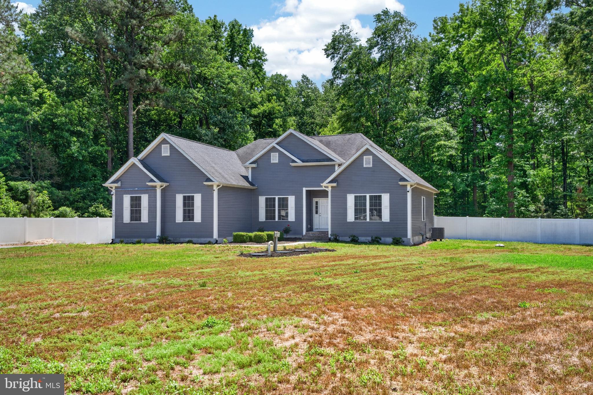5487 FOXSHIRE DRIVE