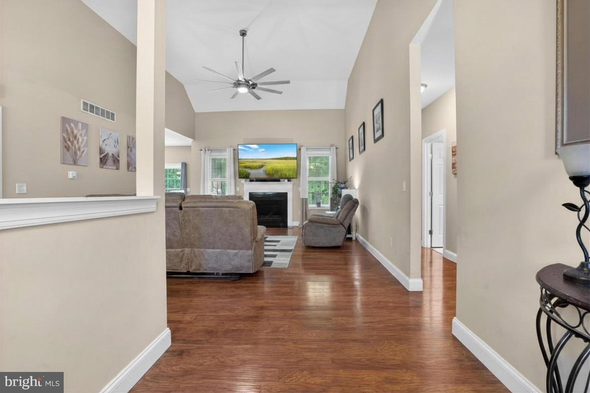 5487 FOXSHIRE DRIVE