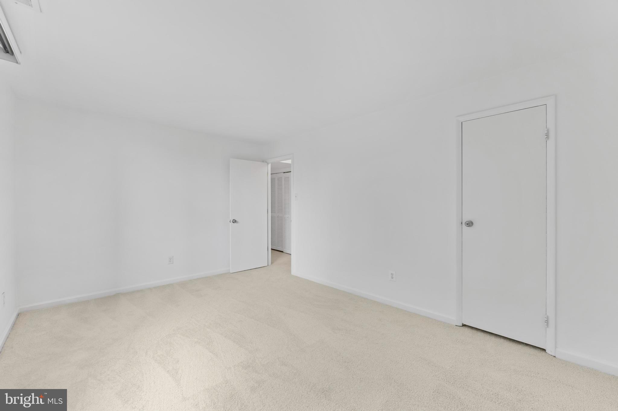 SAXONY SQUARE - Residential