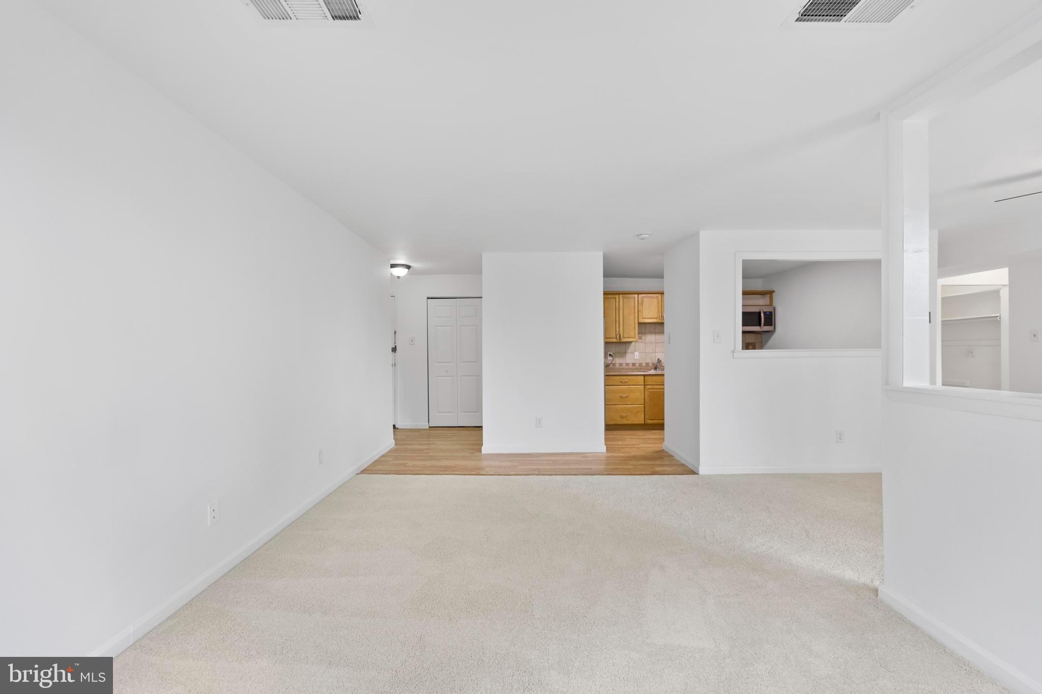 SAXONY SQUARE - Residential