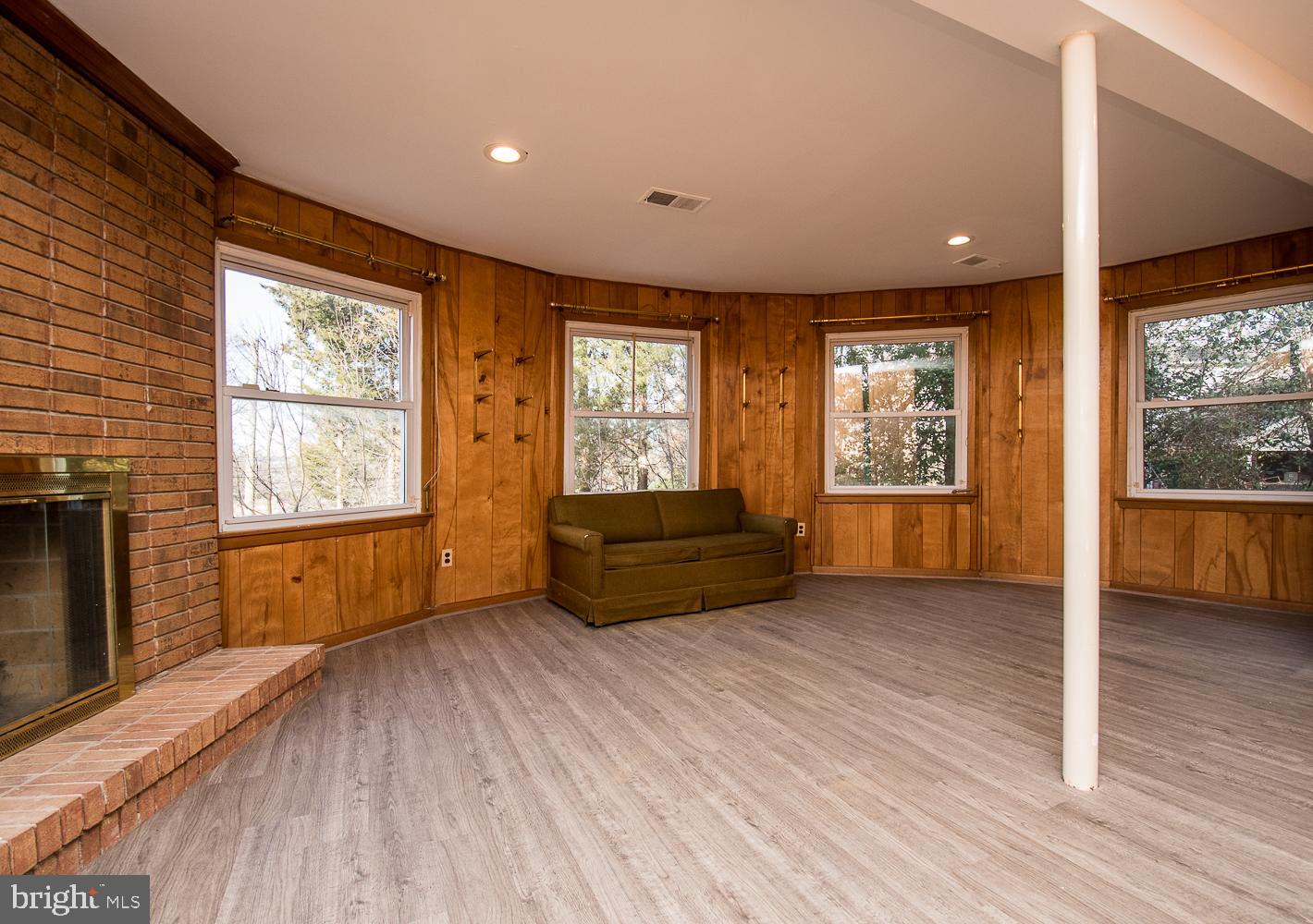 NORTH POTOMAC VISTA - Residential Lease