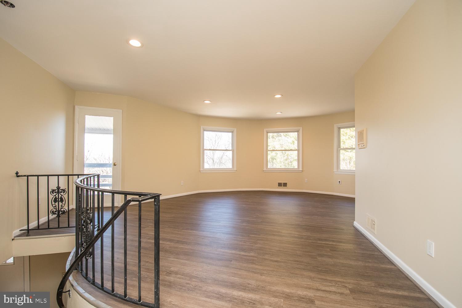 NORTH POTOMAC VISTA - Residential Lease