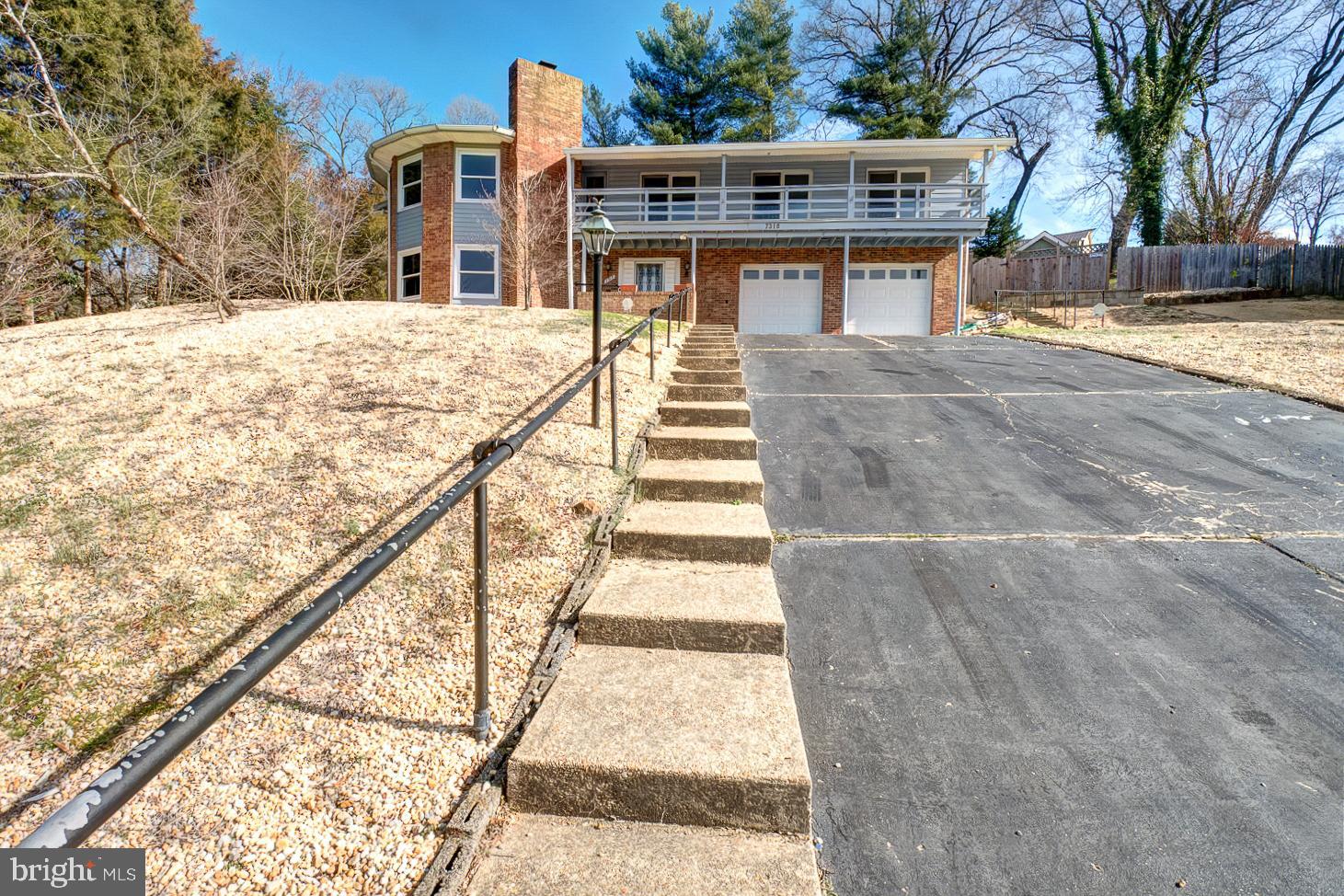 Beautiful Renovated 4 Bedroom and 3 full Bath landscaped yard. Seasonal views of the Potomac. Large all brick house less than 10 miles from the United States Capitol with Potomac River Views as well as the Wilson Bridge and Old Town Walking distance to the MGM, Tanger Outlets and National Harbor! Take the water taxi to Old Town, Amazon HQ2, Wharf, Nationals Stadium or Georgetown! Bike path to Old Town or even the new Amazon HQ2 (About a 9 mile bike ride). Easy access to Beltway and 295. Only a few miles to DC! Newly updated kitchen with granite counters and Stainless Steal Appliances.Landlord accept housing voucher.