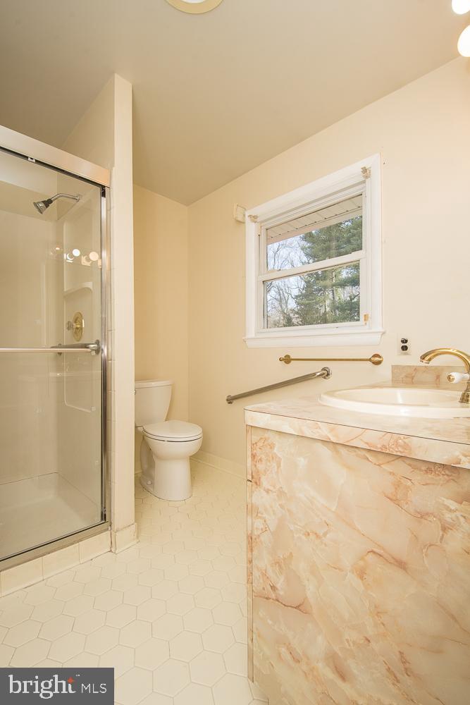 NORTH POTOMAC VISTA - Residential Lease