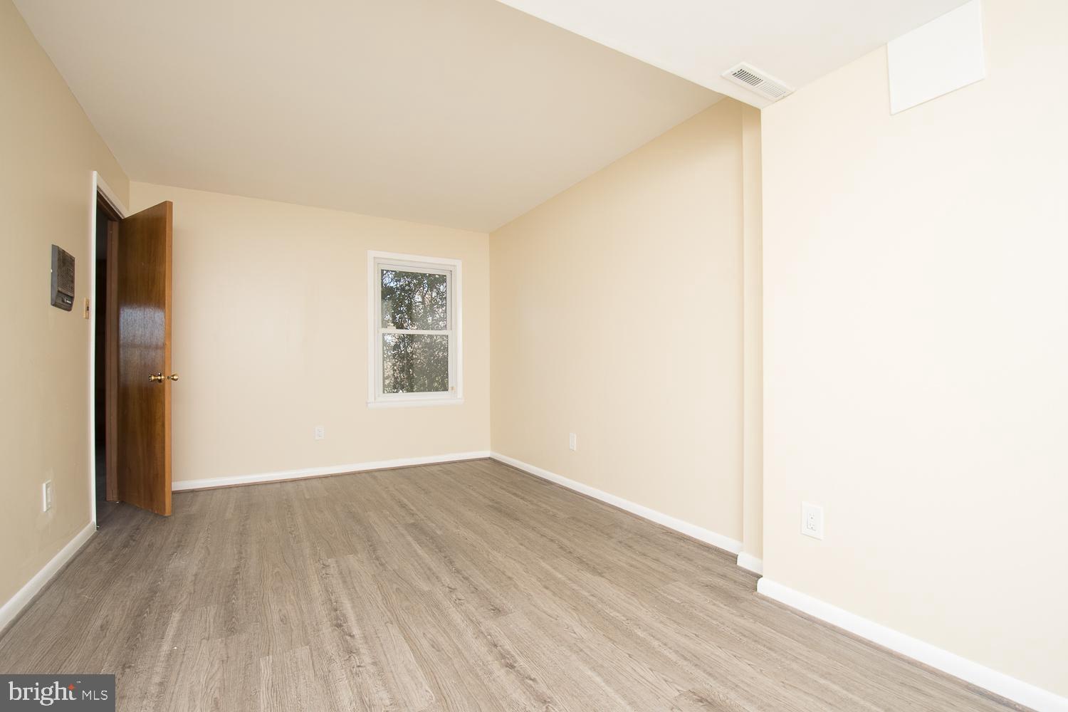 NORTH POTOMAC VISTA - Residential Lease