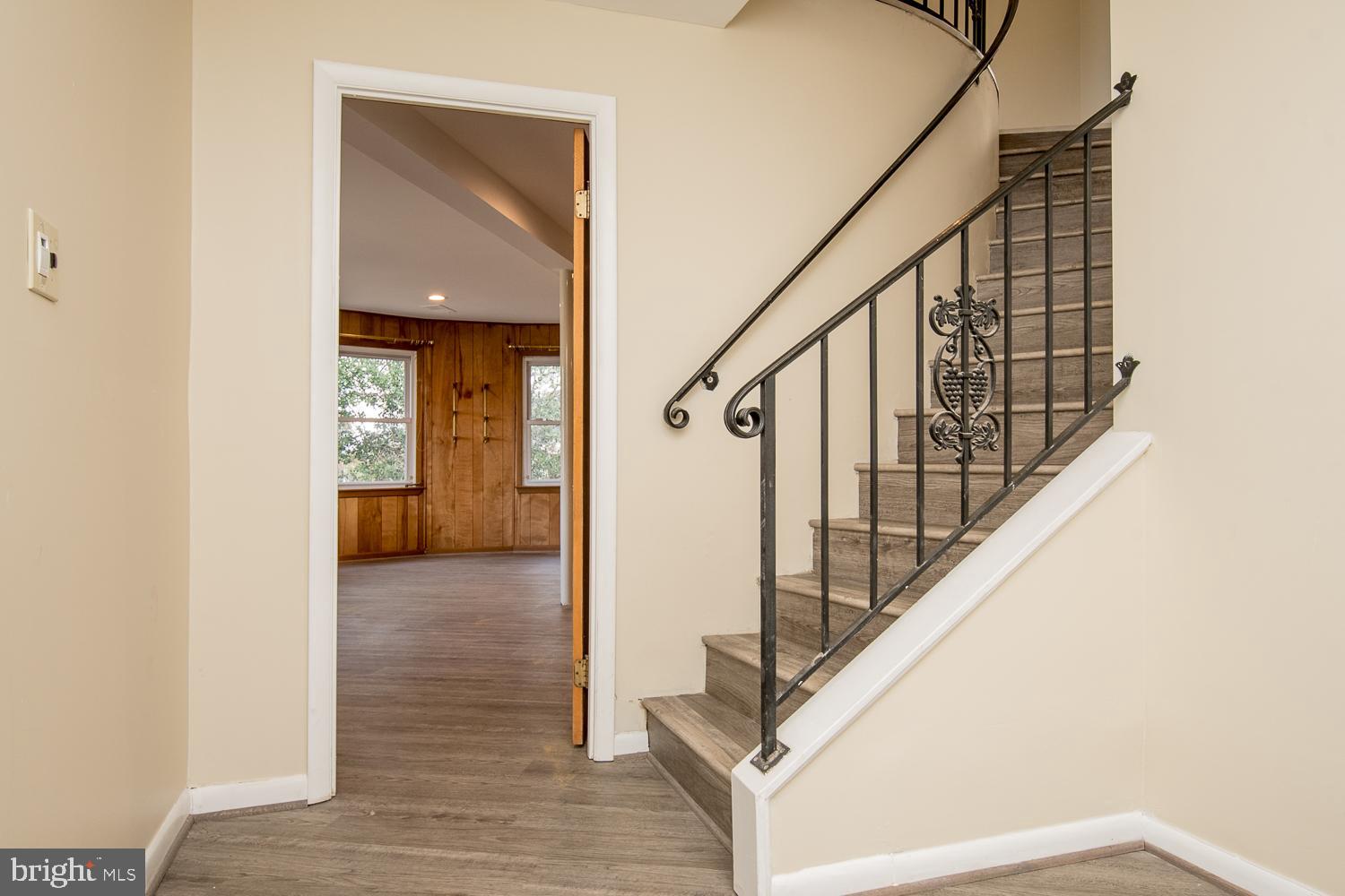 NORTH POTOMAC VISTA - Residential Lease