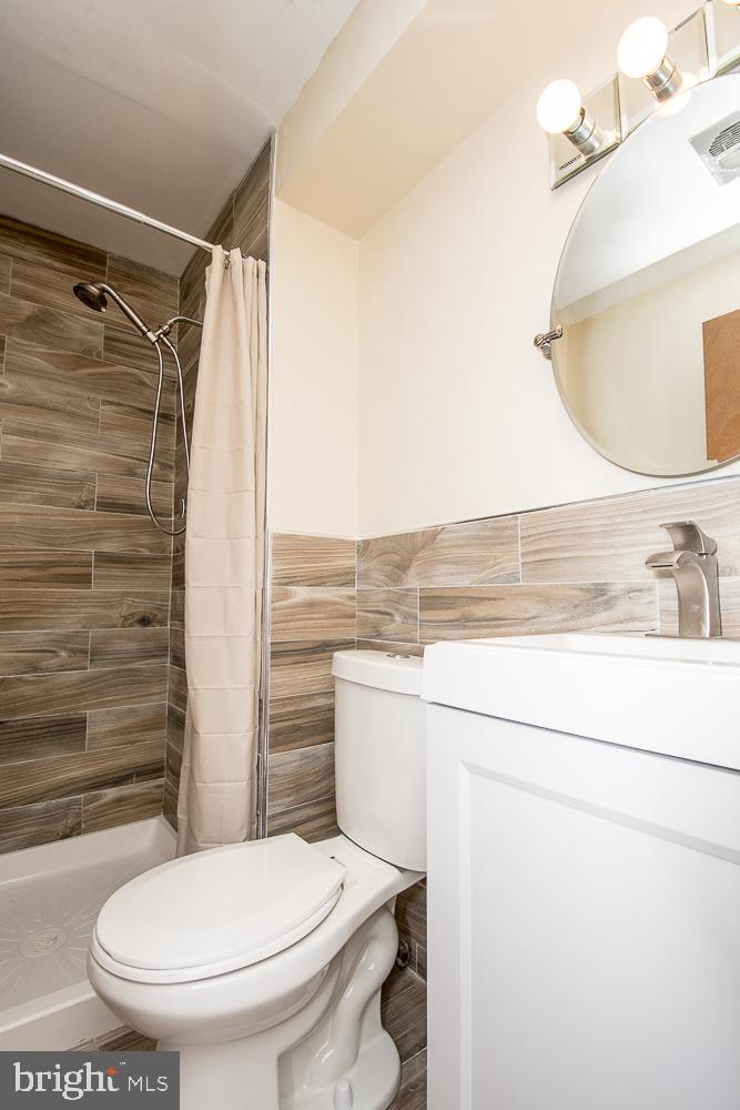 NORTH POTOMAC VISTA - Residential Lease