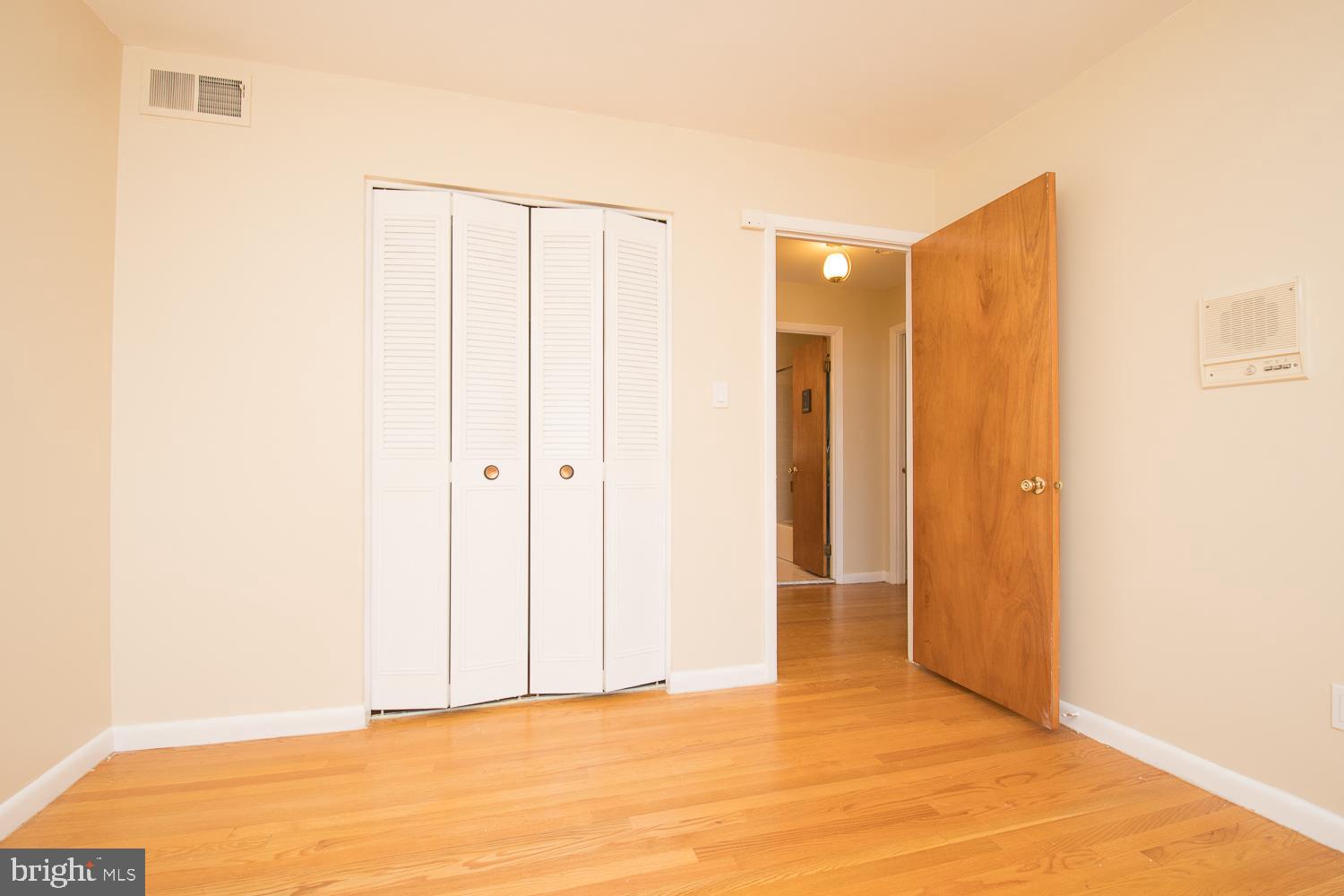 NORTH POTOMAC VISTA - Residential Lease