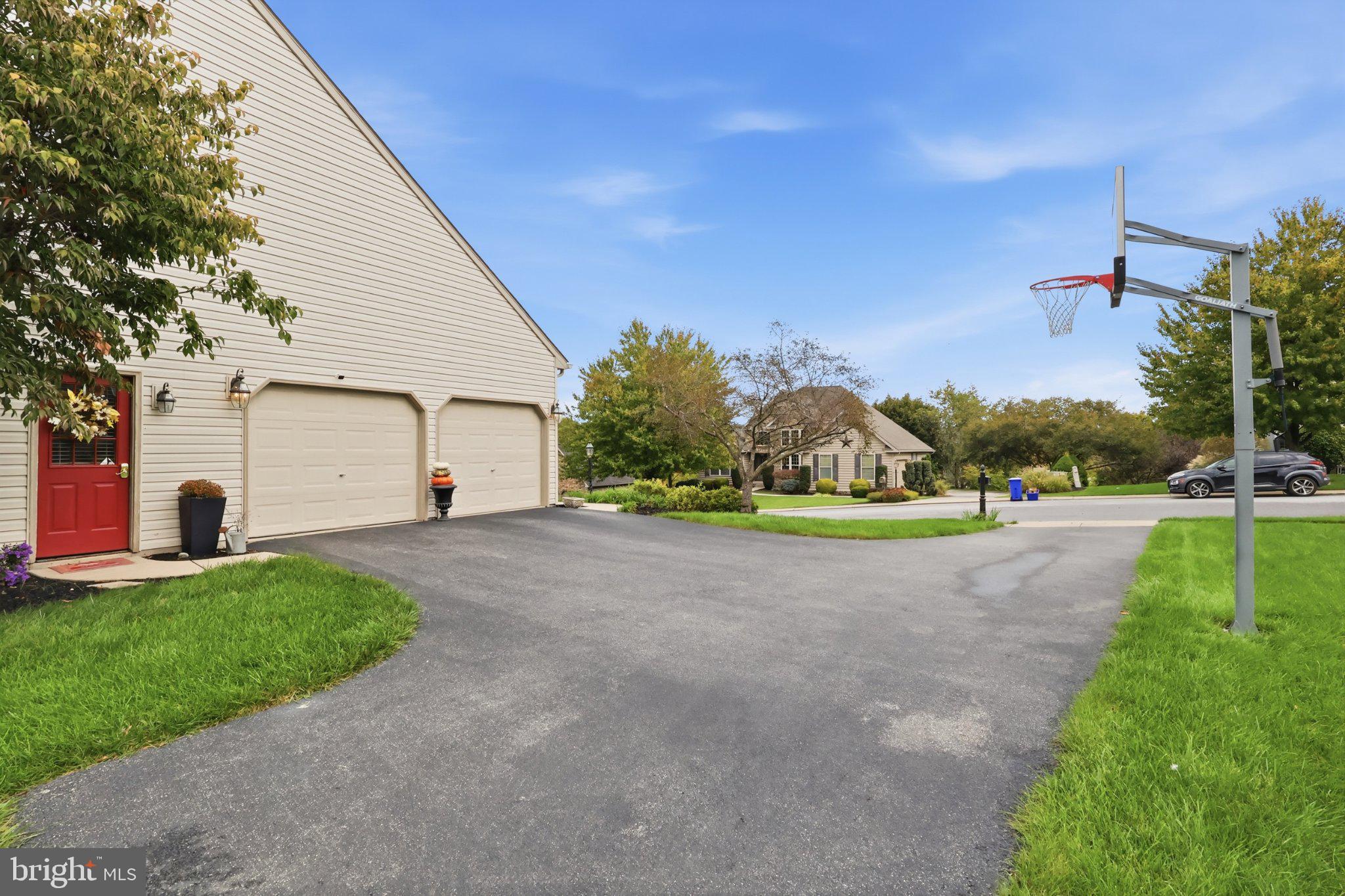 109 E GREENBRIAR DRIVE