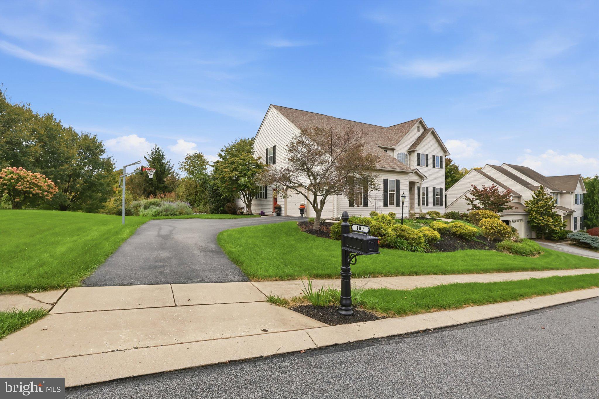 109 E GREENBRIAR DRIVE