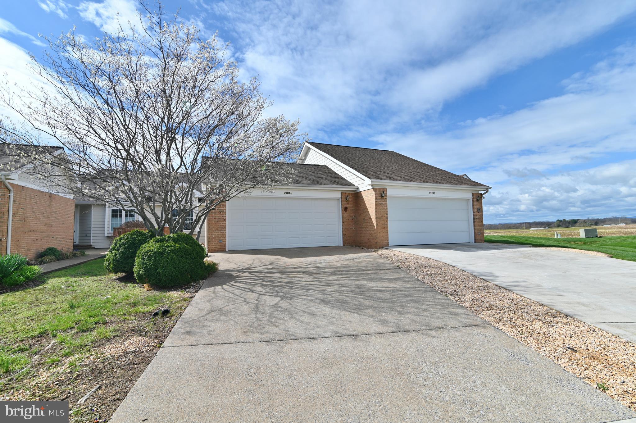 SOUTHRIDGE VILLAS - Residential