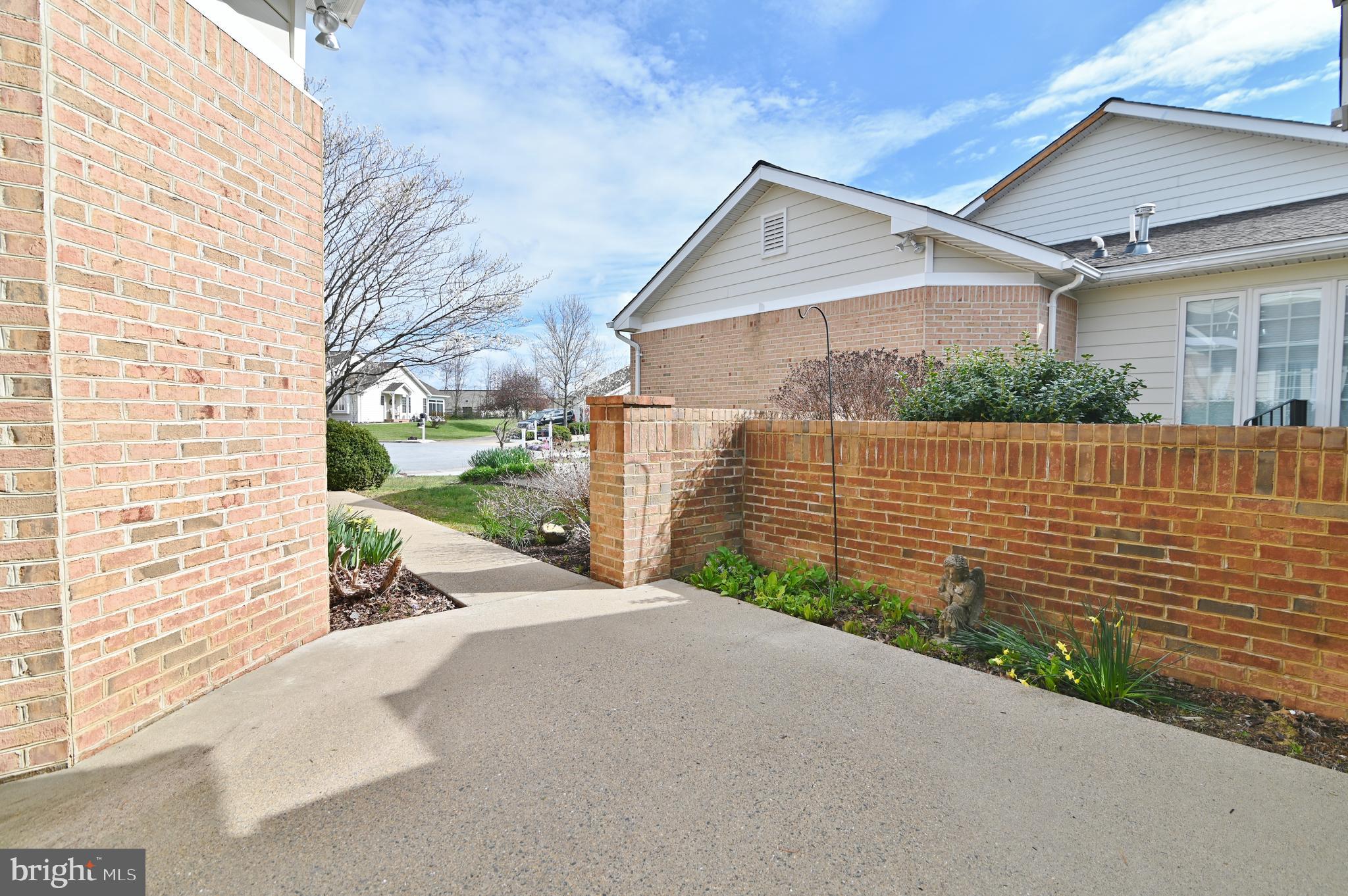 SOUTHRIDGE VILLAS - Residential